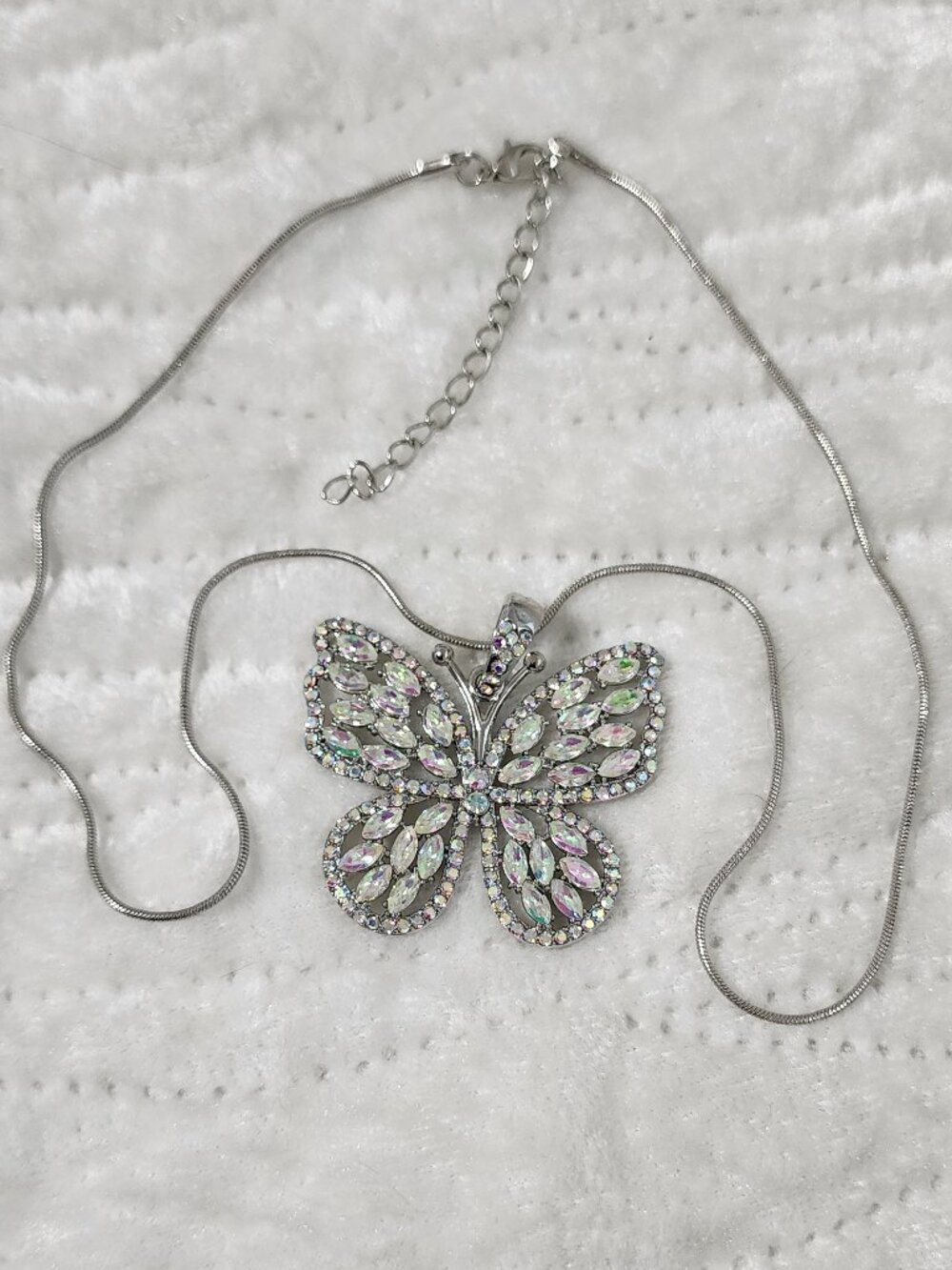 Beautiful Butterfly Necklace, No Brand Name